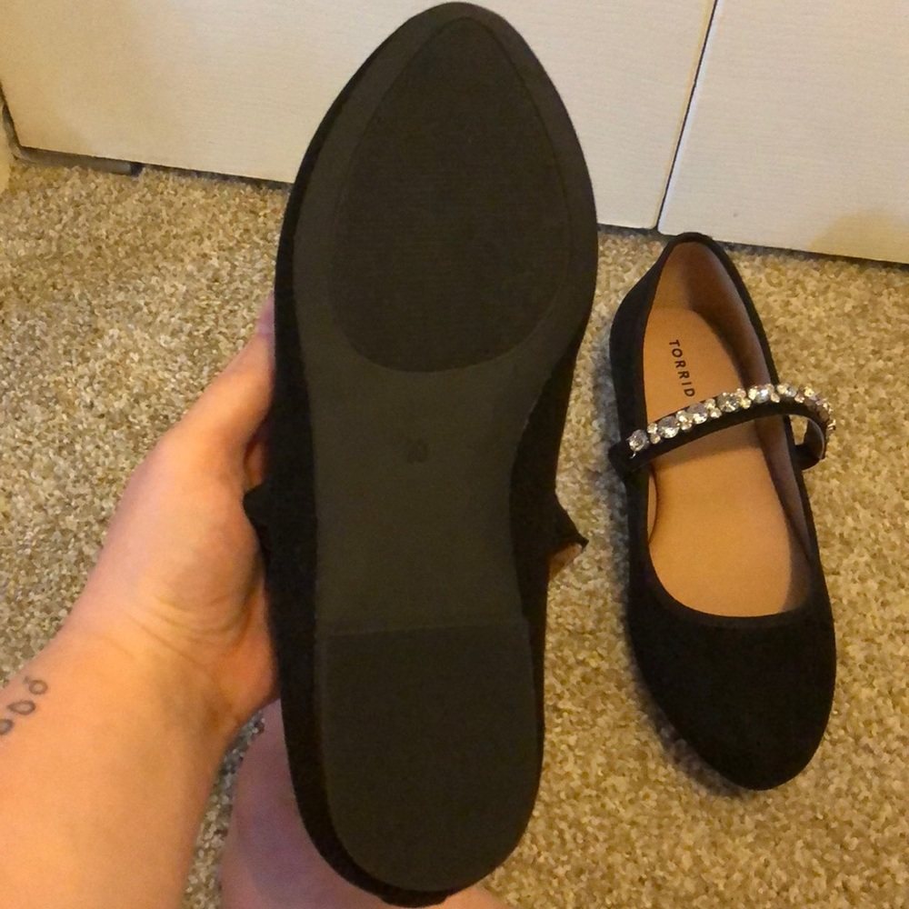 Shoes - Picture 6 of 7
